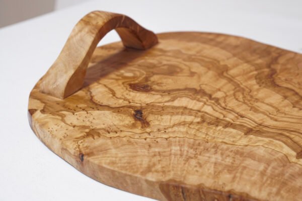 15-DSC01853 Olive wood serving tray, top view of wood grain