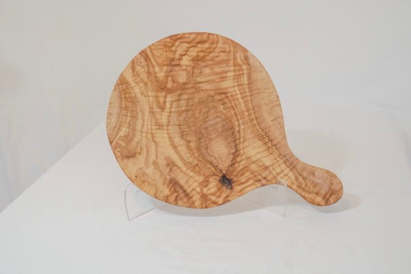 49-DSC01899 Olive wood pizza board, top view of wood grain