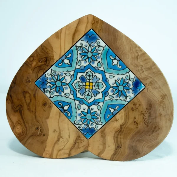 Olive wood heart-shaped board, side angle