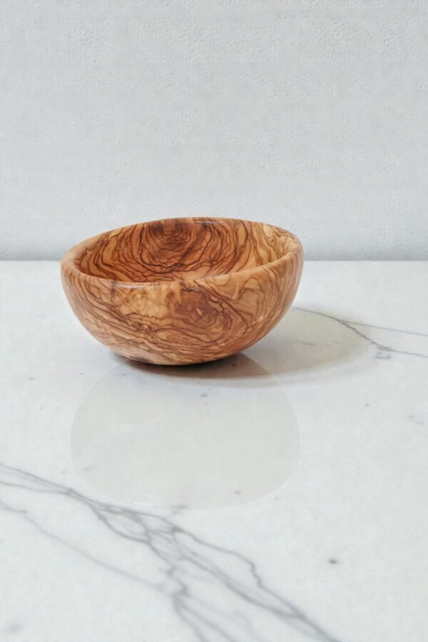 60-DSC01913 Olive wood salad bowl with salad and forks
