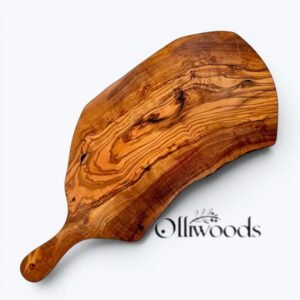 Olive wood cutting board with an integrated handle